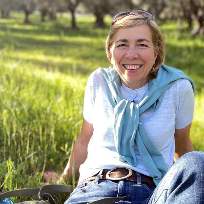 Meet your guides – Jennifer bio picture | The Provence Food Tour